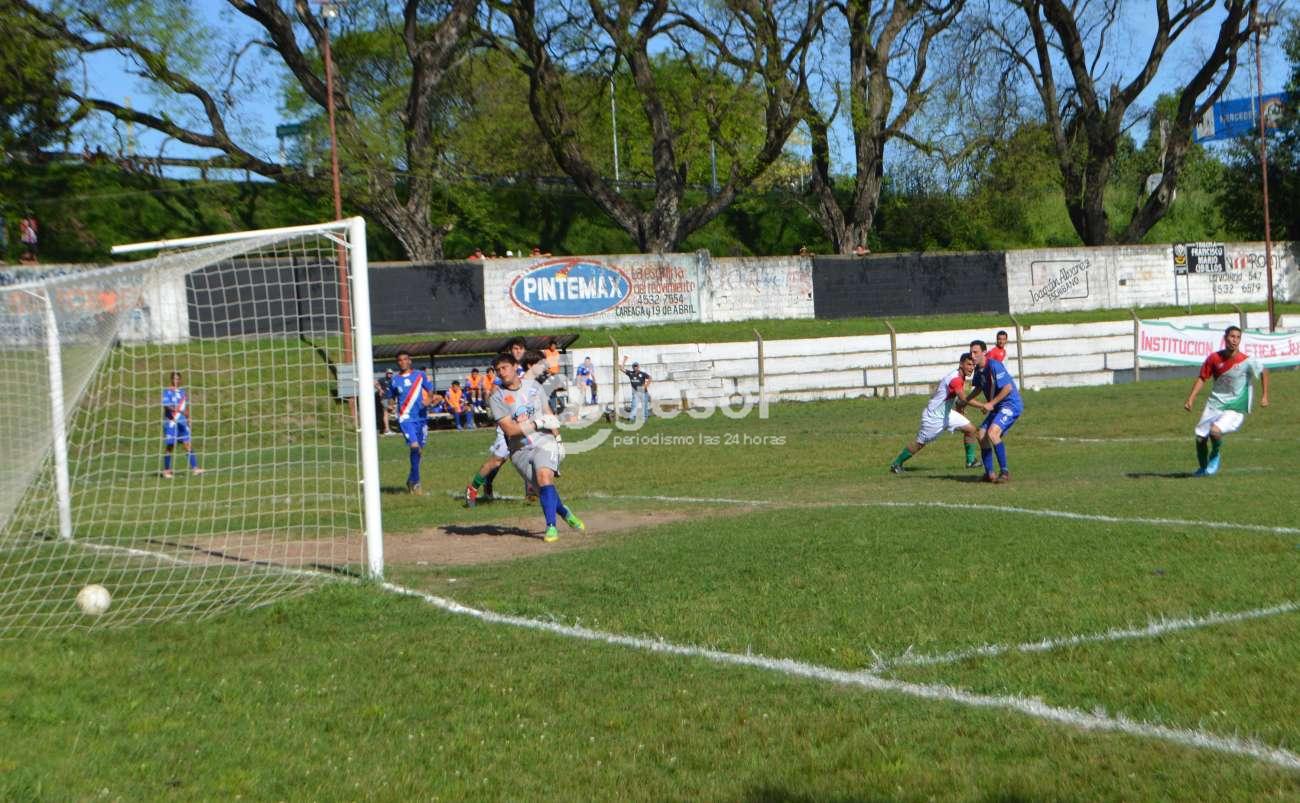 Los capilleros comenzaron ganando temprano y lo aseguraron ya en el primer tiempo